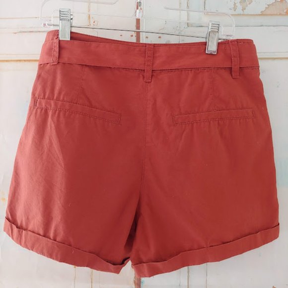 Forever 21 button front cuffed zipper pocket short w bow tie belt/S/rust brown - Picture 3 of 4